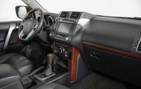 Toyota Land Cruiser Prado 150 рестайлинг 2, 2015 год, 4 400 000 рублей, 9 фотография