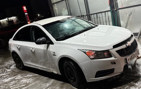 Chevrolet Cruze II, 2010 год, 260 000 рублей, 6 фотография