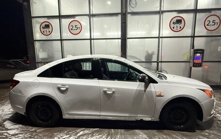 Chevrolet Cruze II, 2010 год, 260 000 рублей, 3 фотография