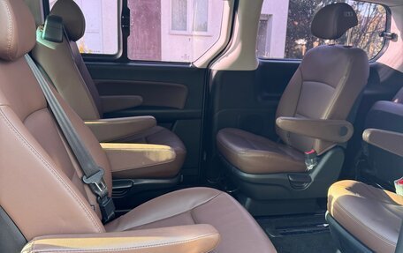 Hyundai Grand Starex Grand Starex I рестайлинг 2, 2019 год, 4 400 000 рублей, 14 фотография