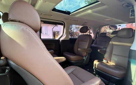 Hyundai Grand Starex Grand Starex I рестайлинг 2, 2019 год, 4 400 000 рублей, 15 фотография