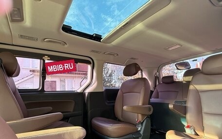 Hyundai Grand Starex Grand Starex I рестайлинг 2, 2019 год, 4 400 000 рублей, 16 фотография