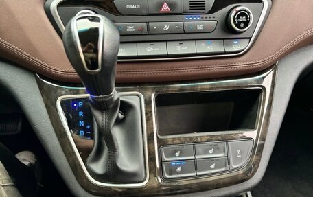 Hyundai Grand Starex Grand Starex I рестайлинг 2, 2019 год, 4 400 000 рублей, 31 фотография