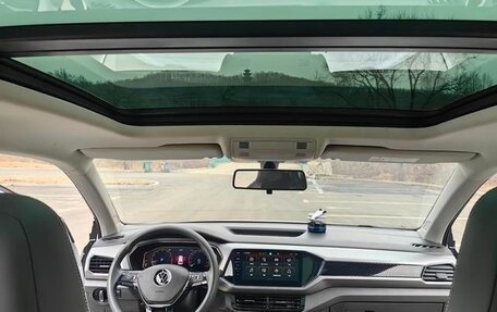 Volkswagen T-Cross I, 2023 год, 1 700 000 рублей, 8 фотография