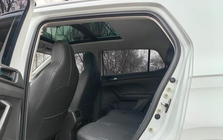 Volkswagen T-Cross I, 2023 год, 1 700 000 рублей, 14 фотография