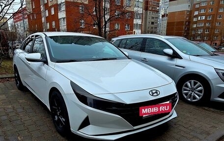 Hyundai Elantra VI рестайлинг, 2021 год, 1 800 000 рублей, 14 фотография