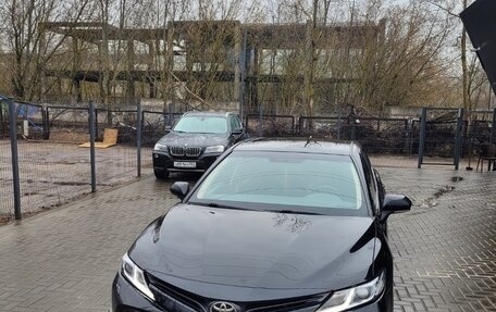 Toyota Camry, 2019 год, 2 490 000 рублей, 2 фотография