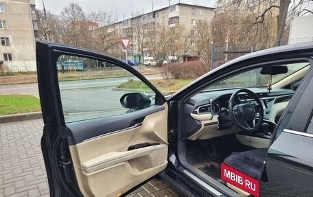 Toyota Camry, 2019 год, 2 490 000 рублей, 9 фотография