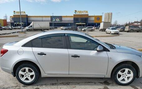 Chevrolet Cruze II, 2012 год, 700 000 рублей, 3 фотография