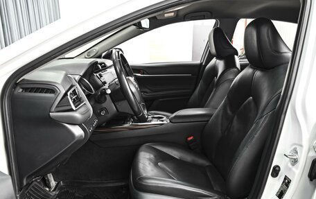 Toyota Camry, 2018 год, 2 289 000 рублей, 10 фотография