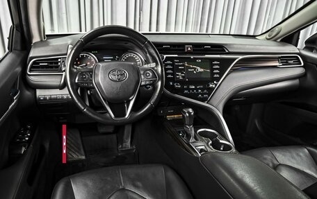 Toyota Camry, 2018 год, 2 289 000 рублей, 6 фотография
