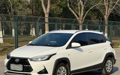 Toyota Yaris XP150 рестайлинг, 2022 год, 1 200 000 рублей, 1 фотография