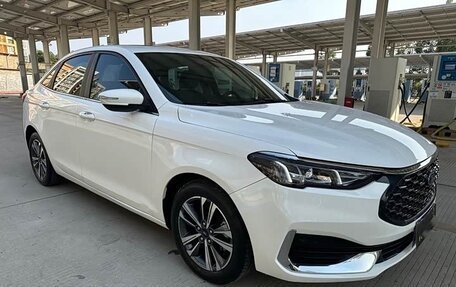 Ford Escort, 2021 год, 1 230 000 рублей, 1 фотография