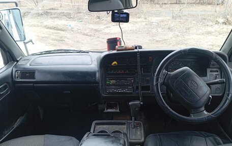 Toyota HiAce H100, 2003 год, 800 000 рублей, 5 фотография