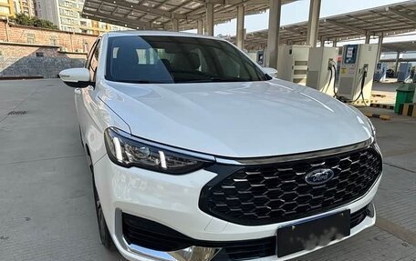 Ford Escort, 2021 год, 1 230 000 рублей, 2 фотография