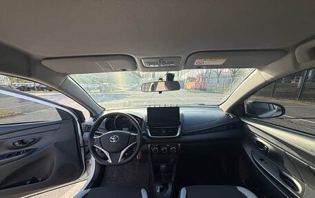 Toyota Yaris XP150 рестайлинг, 2022 год, 1 200 000 рублей, 7 фотография