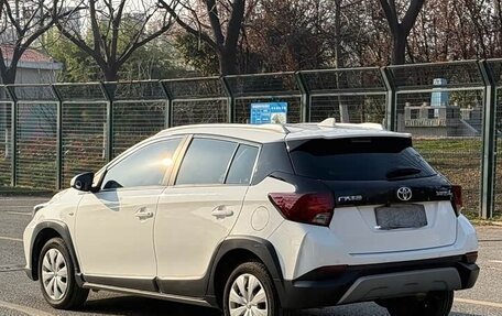 Toyota Yaris XP150 рестайлинг, 2022 год, 1 200 000 рублей, 13 фотография