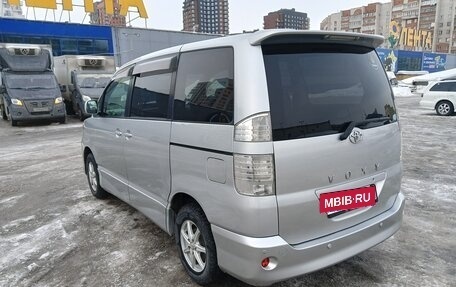 Toyota Voxy II, 2002 год, 950 000 рублей, 5 фотография