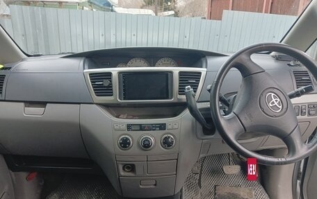 Toyota Voxy II, 2002 год, 950 000 рублей, 12 фотография