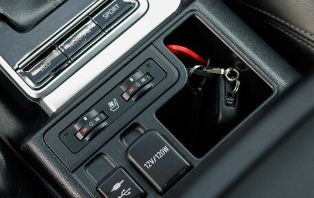 Toyota Land Cruiser Prado 150 рестайлинг 2, 2019 год, 6 930 000 рублей, 16 фотография