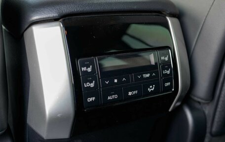 Toyota Land Cruiser Prado 150 рестайлинг 2, 2019 год, 6 930 000 рублей, 20 фотография