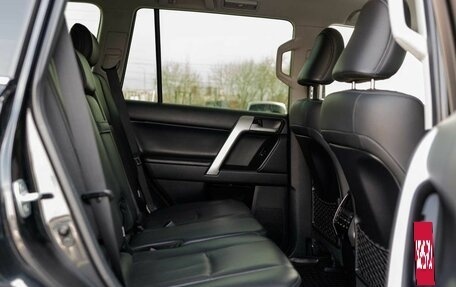 Toyota Land Cruiser Prado 150 рестайлинг 2, 2019 год, 6 930 000 рублей, 21 фотография