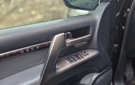 Toyota Land Cruiser 200, 2010 год, 2 800 000 рублей, 1 фотография