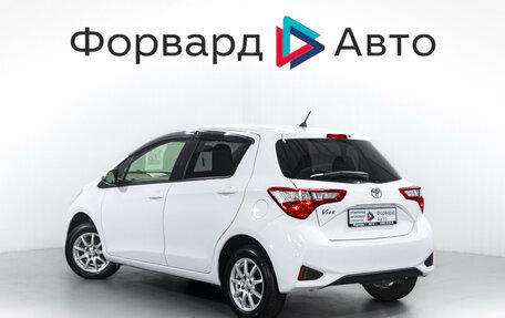 Toyota Vitz, 2019 год, 1 049 000 рублей, 5 фотография