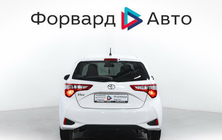 Toyota Vitz, 2019 год, 1 049 000 рублей, 6 фотография