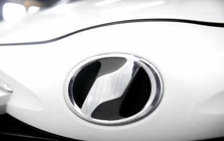 Toyota Vitz, 2019 год, 1 049 000 рублей, 9 фотография