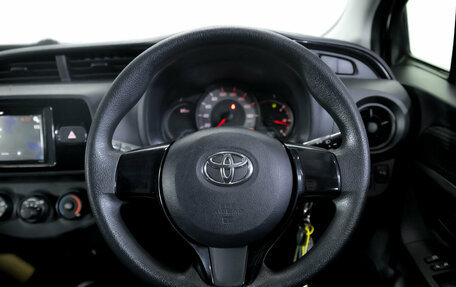 Toyota Vitz, 2019 год, 1 049 000 рублей, 15 фотография