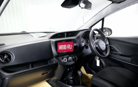 Toyota Vitz, 2019 год, 1 049 000 рублей, 16 фотография