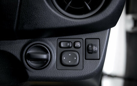 Toyota Vitz, 2019 год, 1 049 000 рублей, 19 фотография