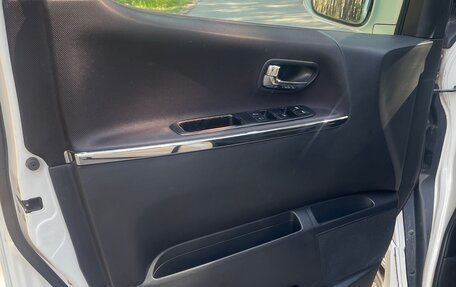 Nissan Elgrand III, 2008 год, 900 000 рублей, 8 фотография