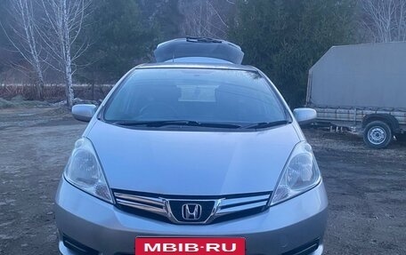 Honda Fit Shuttle I рестайлинг, 2012 год, 1 050 000 рублей, 2 фотография