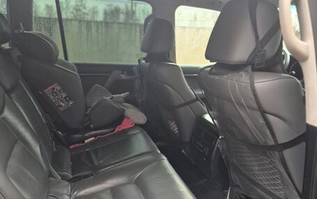 Toyota Land Cruiser 200, 2010 год, 2 800 000 рублей, 4 фотография