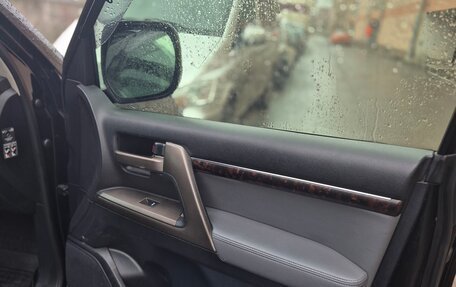 Toyota Land Cruiser 200, 2010 год, 2 800 000 рублей, 8 фотография