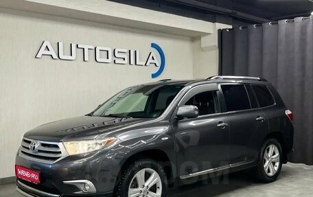 Toyota Highlander III, 2011 год, 1 767 000 рублей, 1 фотография