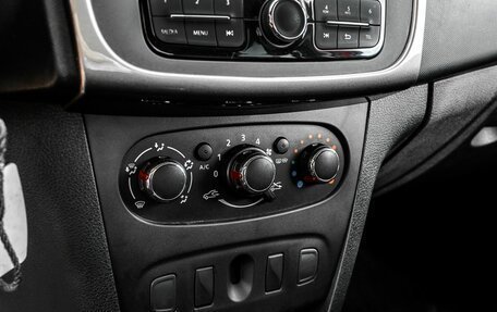 Renault Logan II, 2019 год, 1 150 000 рублей, 18 фотография