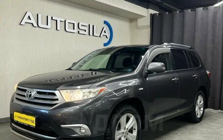 Toyota Highlander III, 2011 год, 1 767 000 рублей, 3 фотография