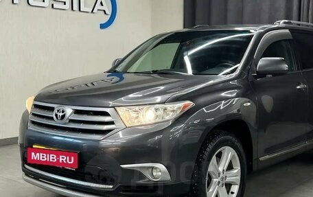 Toyota Highlander III, 2011 год, 1 767 000 рублей, 5 фотография