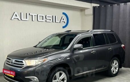 Toyota Highlander III, 2011 год, 1 767 000 рублей, 2 фотография