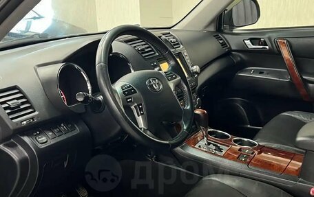 Toyota Highlander III, 2011 год, 1 767 000 рублей, 10 фотография