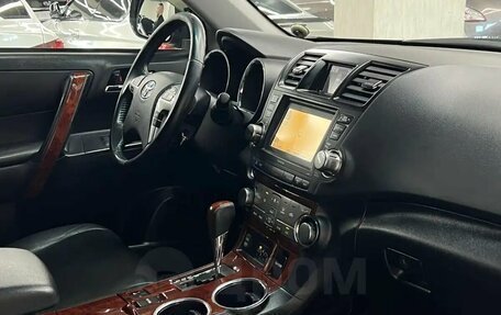 Toyota Highlander III, 2011 год, 1 767 000 рублей, 24 фотография