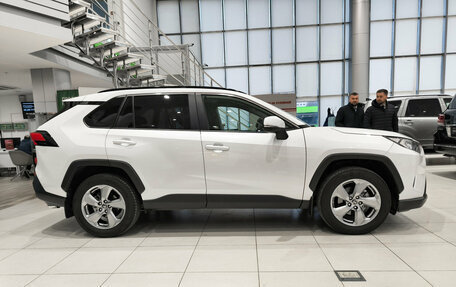 Toyota RAV4, 2020 год, 3 499 000 рублей, 8 фотография