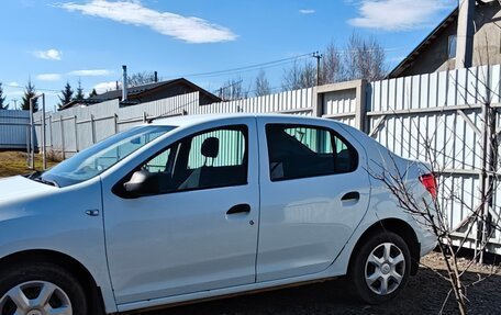 Renault Logan II, 2015 год, 585 000 рублей, 4 фотография
