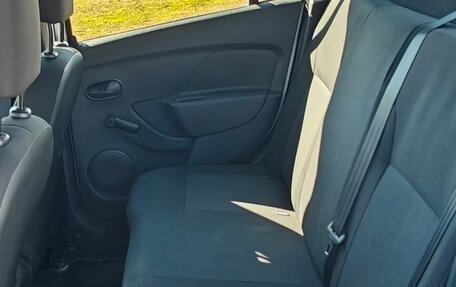 Renault Logan II, 2015 год, 585 000 рублей, 7 фотография