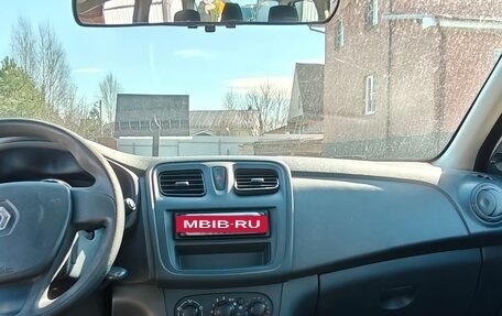 Renault Logan II, 2015 год, 585 000 рублей, 6 фотография