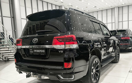 Toyota Land Cruiser 200, 2017 год, 6 050 000 рублей, 5 фотография