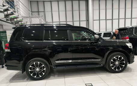 Toyota Land Cruiser 200, 2017 год, 6 050 000 рублей, 4 фотография